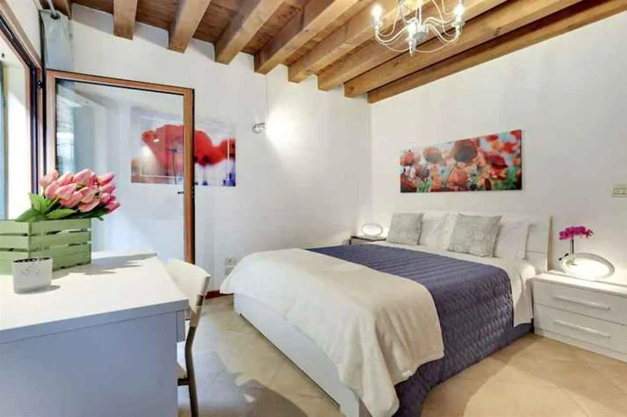 Venetian Style 4 Apartment